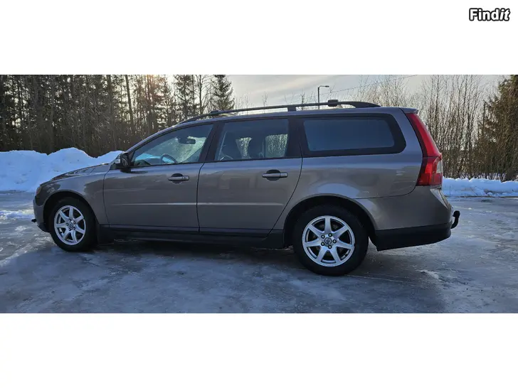 Säljes VOLVO V70 2,4D Paketbil priset inneh.moms