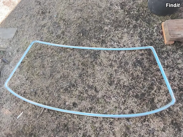 Myydään Volvo lasinlistat