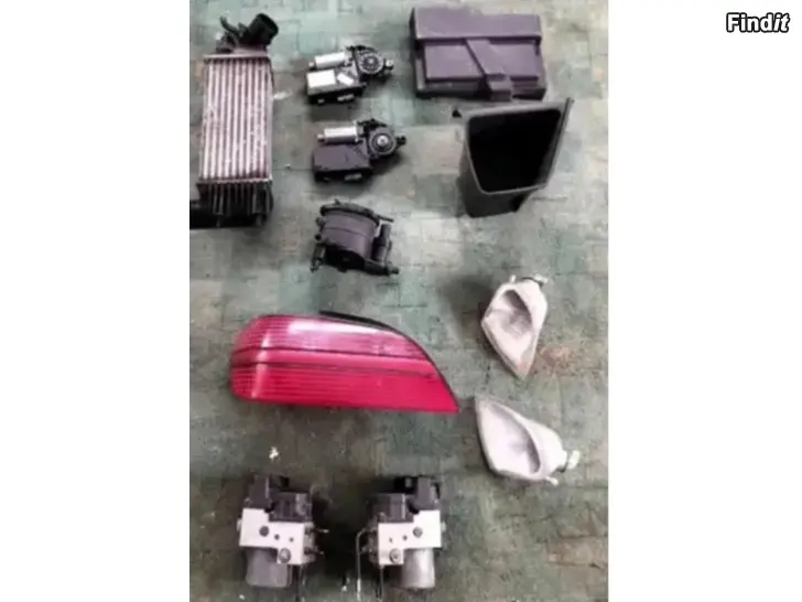 Myydään Takaumpio abspumppu etuvilkkut akkukotelonkanssi dieselsuodatimenkotelo