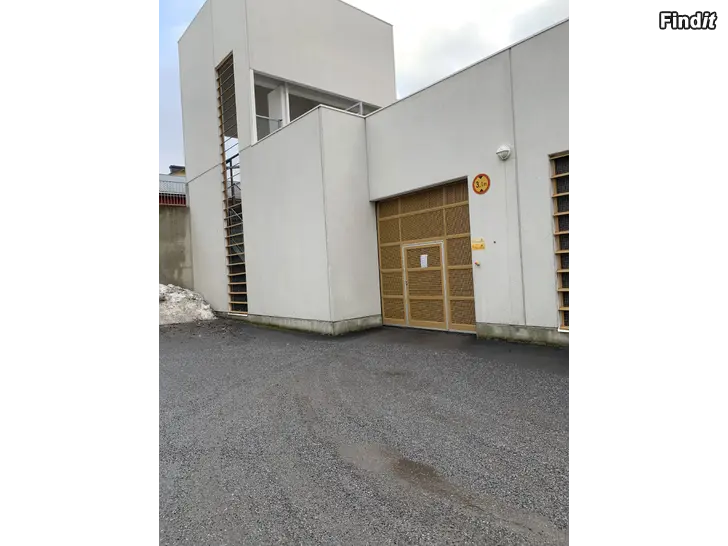 Uthyres Uthyres bilplats centralt i Vasa