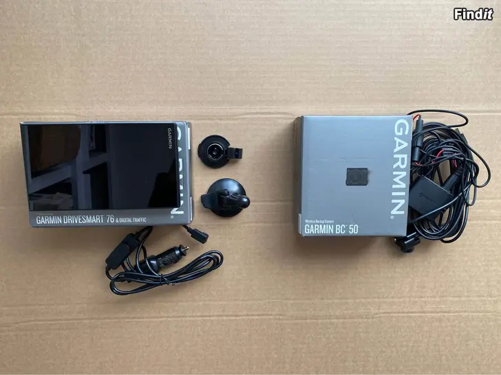 Säljes Garmin Drivesmart 76 navigator + Garmin BC50 trådlös backningskamera