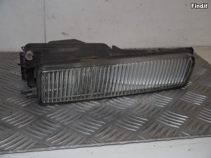 Myydään Audi 80 91-96 B4 sumuvalo etu vasen 301132521