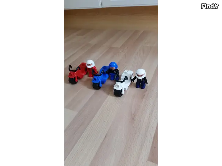 Myydään Lego Duplo 3 moottoripyörää  ja 3 ajajaa 12e