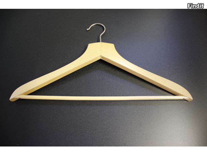 Säljes Träklädhängare - kantig övre modell