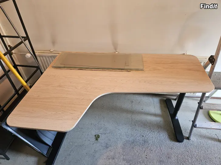 Säljes Arbetsbord 160cm, IKEA