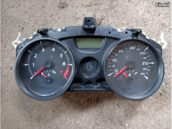 Myydään Renault Megane 2006 mittaristo 8200408780