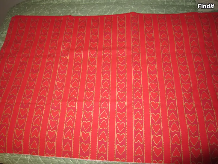 Myydään Sydän verho