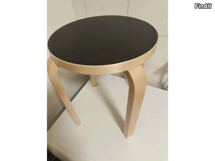 Myydään Alvar Aallonjakkara sis pk