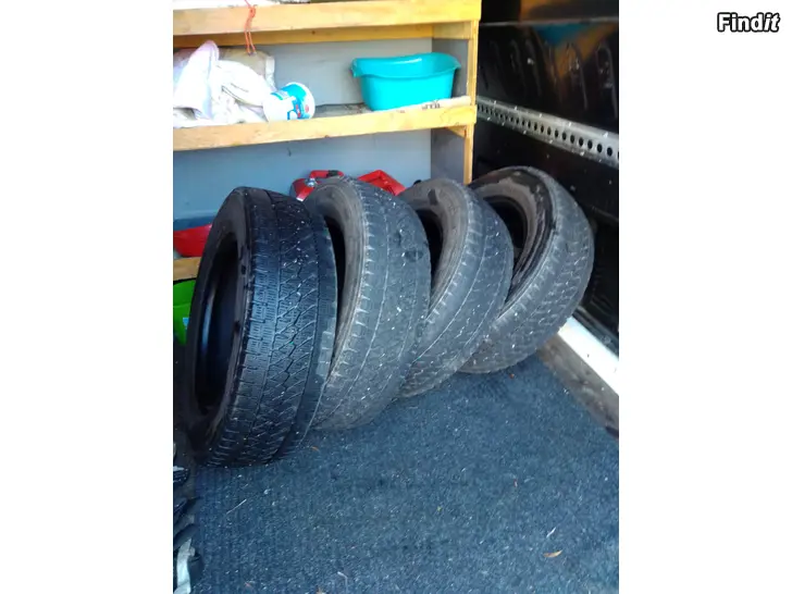 Myydään Kitkarenkaat pakettiauto