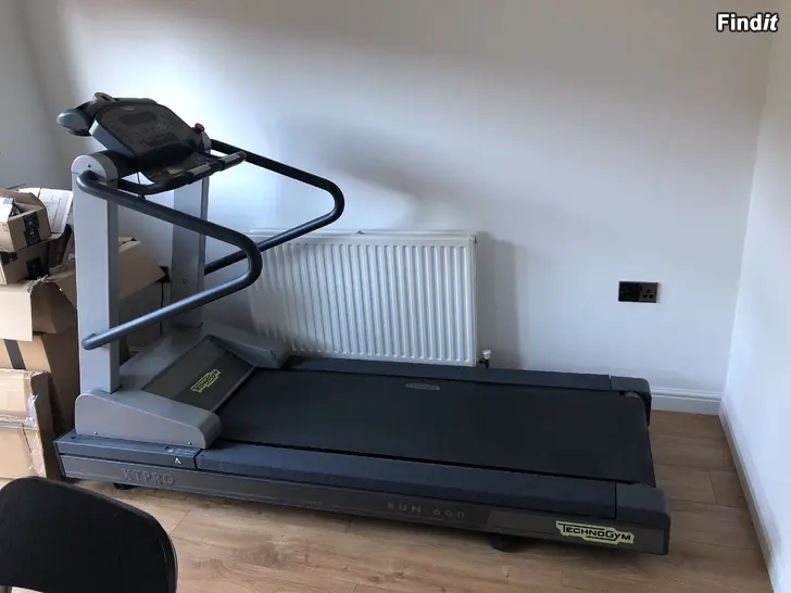 Myydään Technogym Run XT Pro 600 -juoksumatto