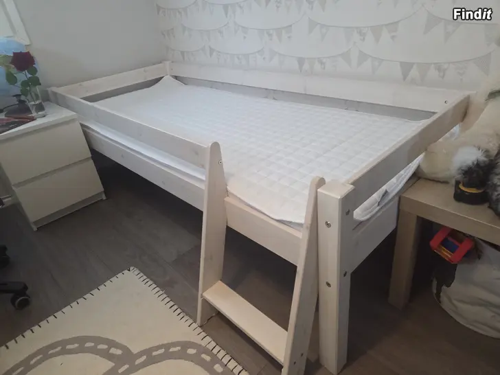 Myydään Barnsäng 80x200
