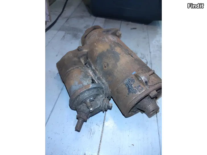Säljes Liten äldre veteran Bosch startmotor