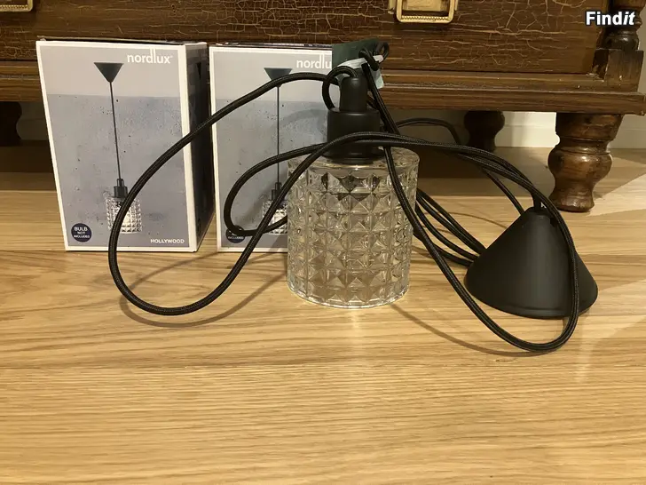 Myydään Nya Nordlux Hollywood fönsterlampor