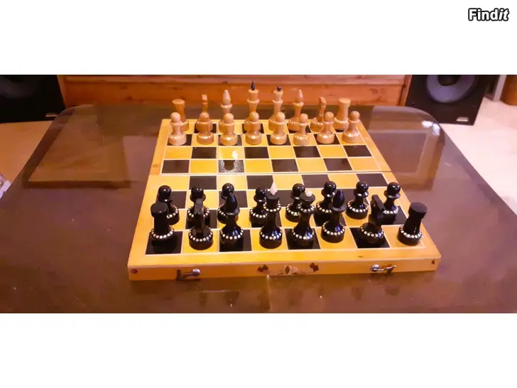 Myydään Shakkipeli Monopoli Jääkiekkopeli yms