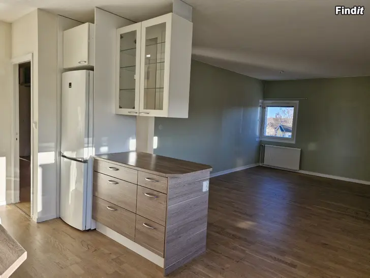 Uthyres 4 rum och kök 77 m2. Jakobstad