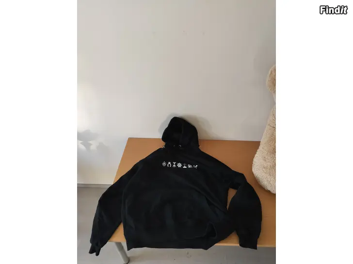 Myydään Kuumaa huppari