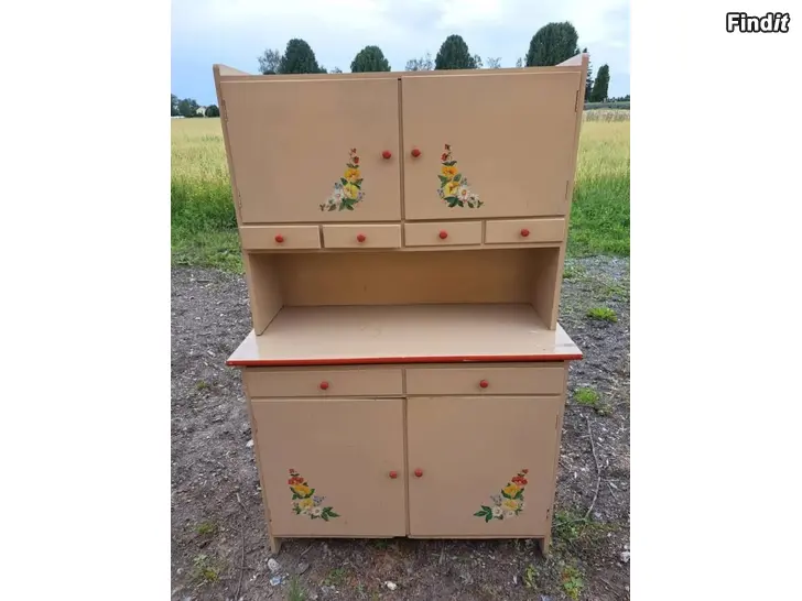 Säljes Blommigt skåp