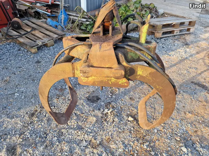 Myydään Fiskarsin puutavarakoura + rotaattori