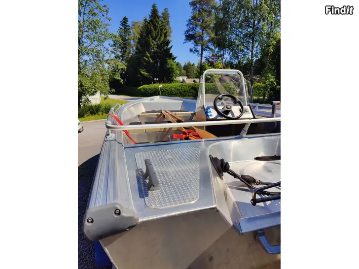 Myydään Buster S Yamaha 20 hv