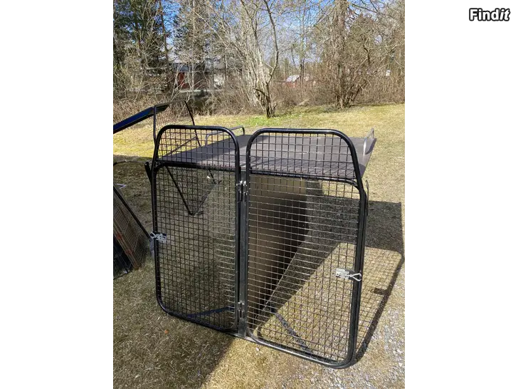 Säljes Hundbur/utrymmes delare