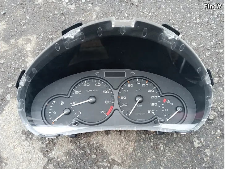 Myydään Peugeot 206 2005 mittaristo 9651740180