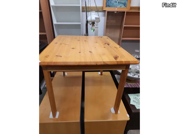 Säljes Ljust träbord