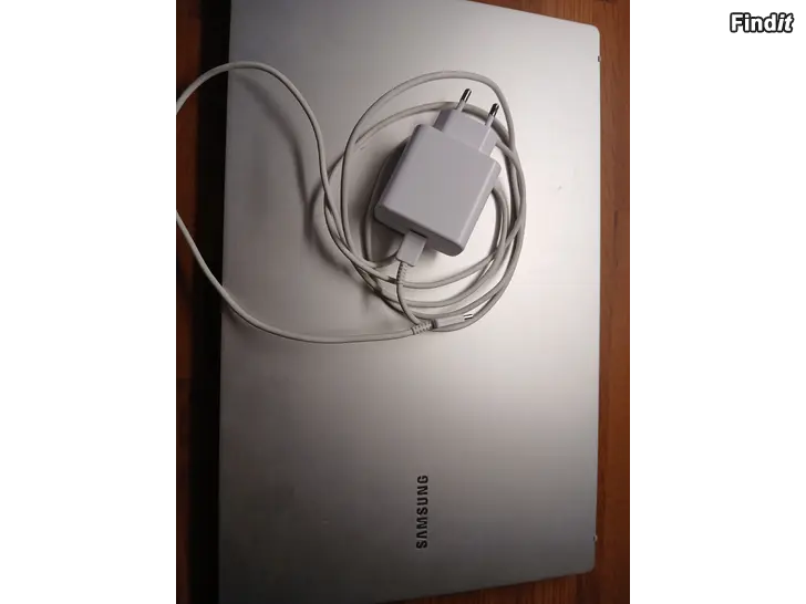 Myydään Samsung Galaxy Book2 15,6 kannettava tietokone i3/8/256