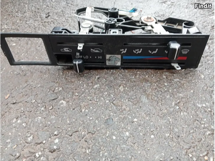 Myydään Toyota 4Runner 1991 lämpötilasäädin