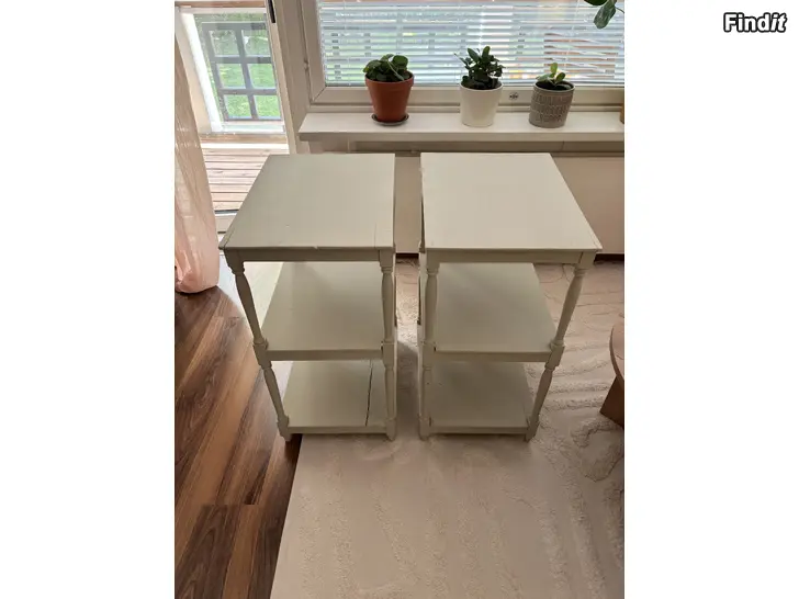 Säljes Nattduksbord/Sidobord 2 st