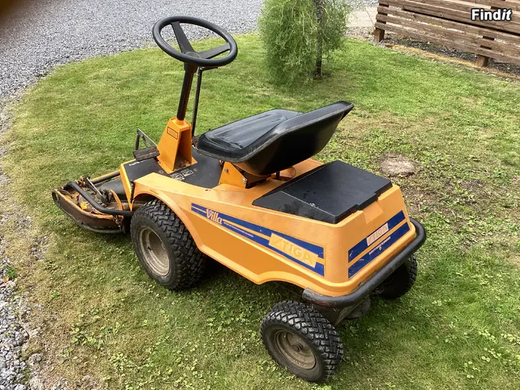 Myydään Stiga ajoleikkuri
