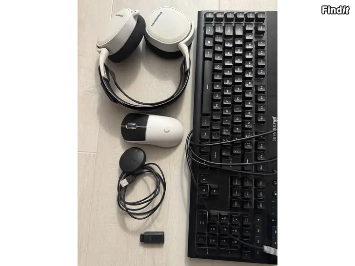 Myydään Sekalaista pc tarviketta