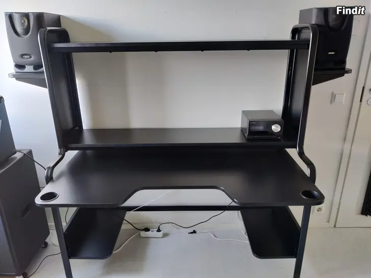 Säljes IKEA Fredde skrivbord