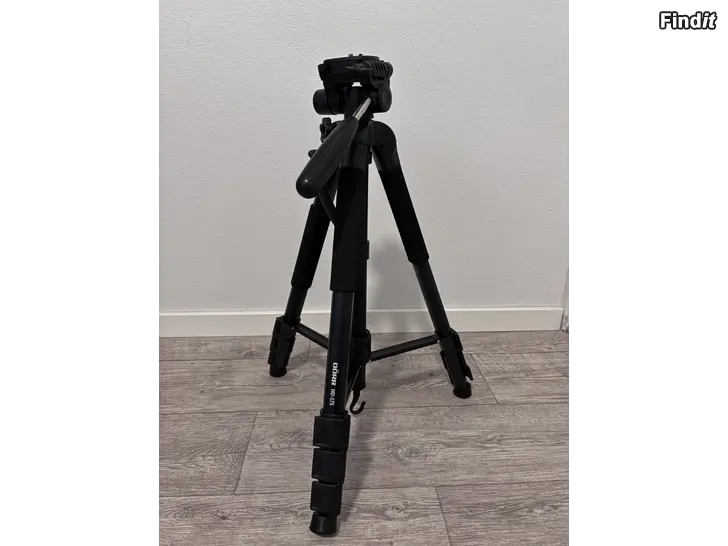 Säljes Prisvärt  stabilt DÖRR HD-175 stativ- perfekt för foto  video