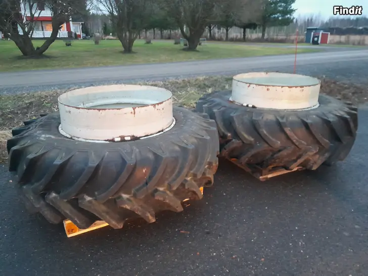 Säljes Käyt. PARIPYÖRÄT 520/85R38