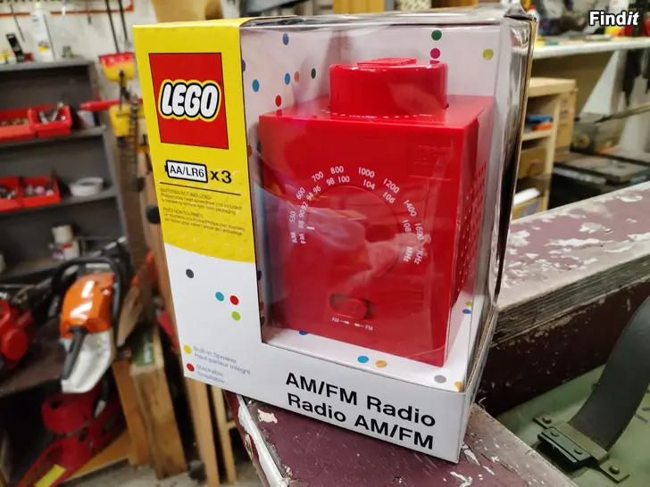Myydään LEGO radio