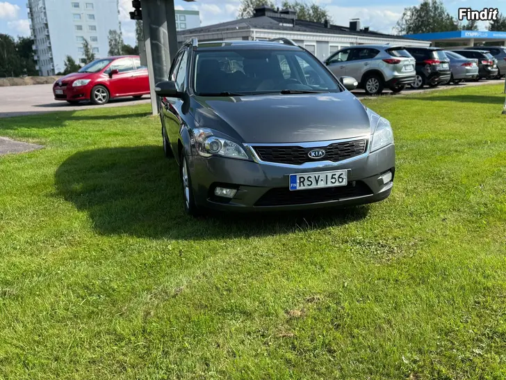 Myydään Kia Ceed 2011å.m diesel