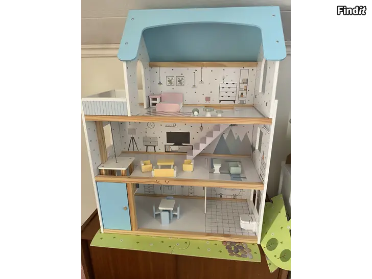 Myydään Trä dockhus med möbler