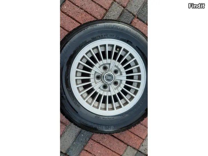 Säljes Volvo retro aluminium fälgar med ringar