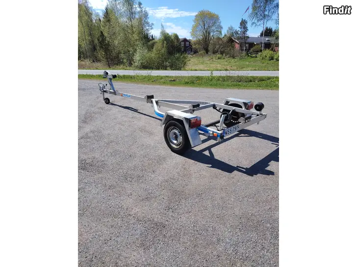 Myydään Alumiini traileri traveller 530