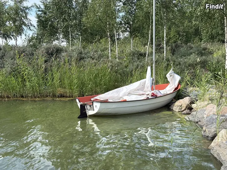 Säljes Segelbåt Triss Giggen
