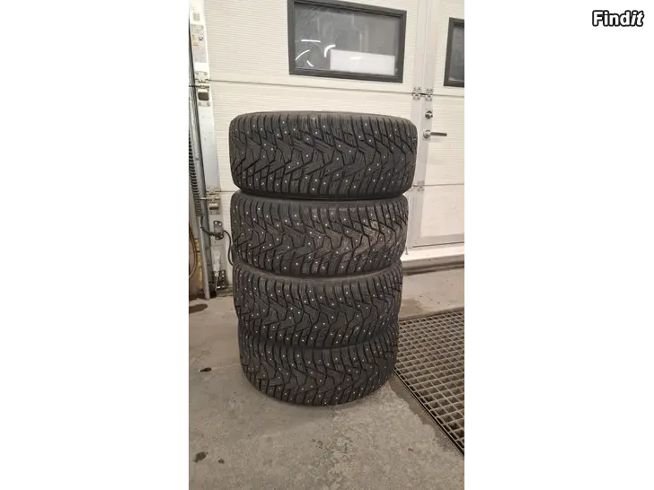 Myydään Hankook 225/40-18 nastarenkaat