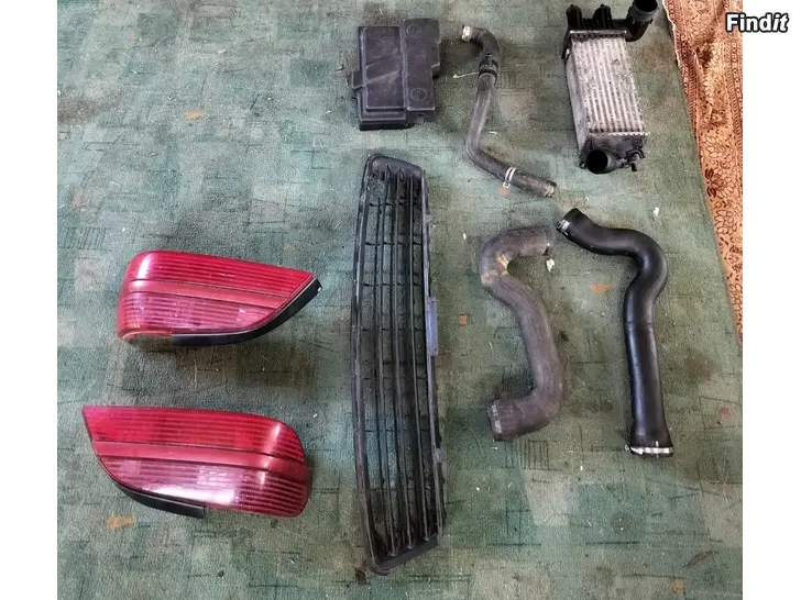 Myydään Ahtoputki ahtoputki välijäähdytin akkukotelonkanssi takavalot