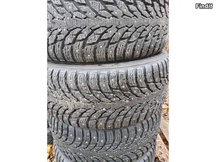 Myydään 275/45 r 20 Nokian tyres hakkapeliitta 9 suv