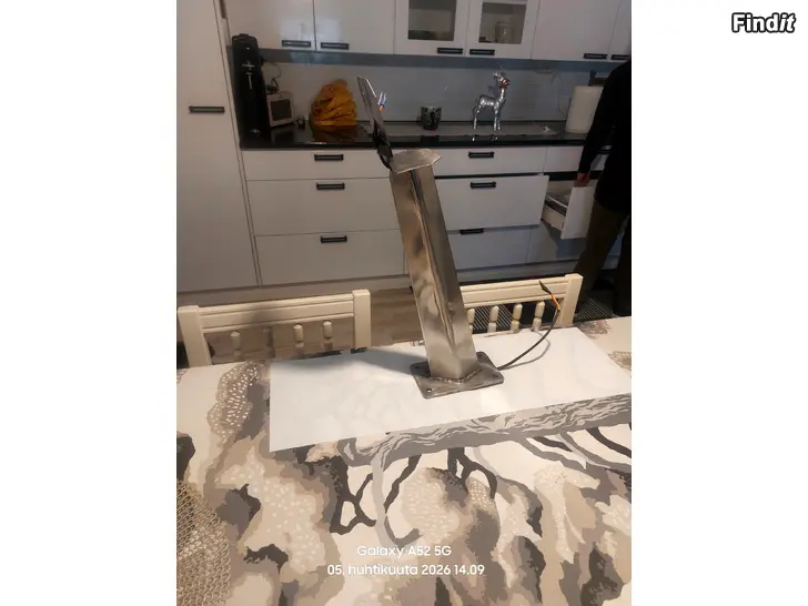 Myydään Veneen valomasto