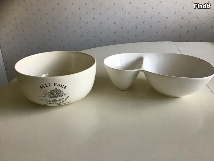 Myydään 2 st oanvända porslins skålar