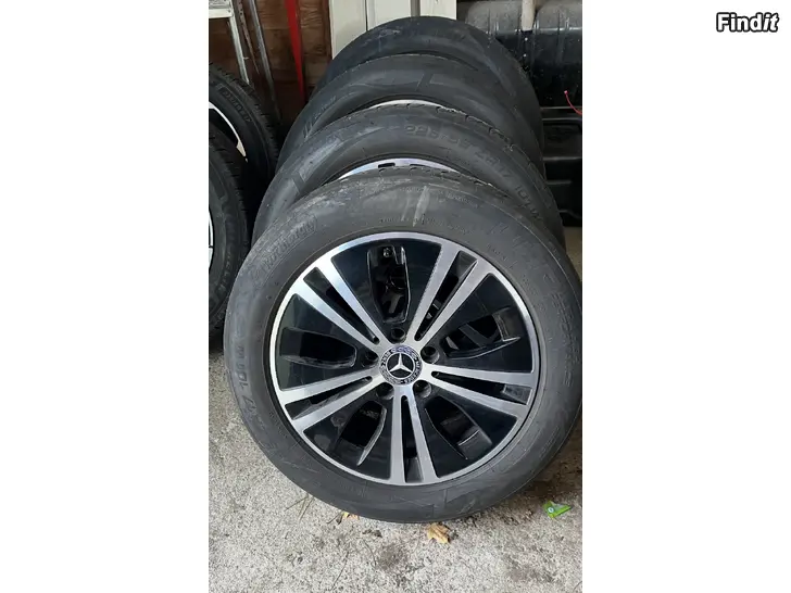 Myydään Kahdet Mercedes Benz  vanteet ja renkaat