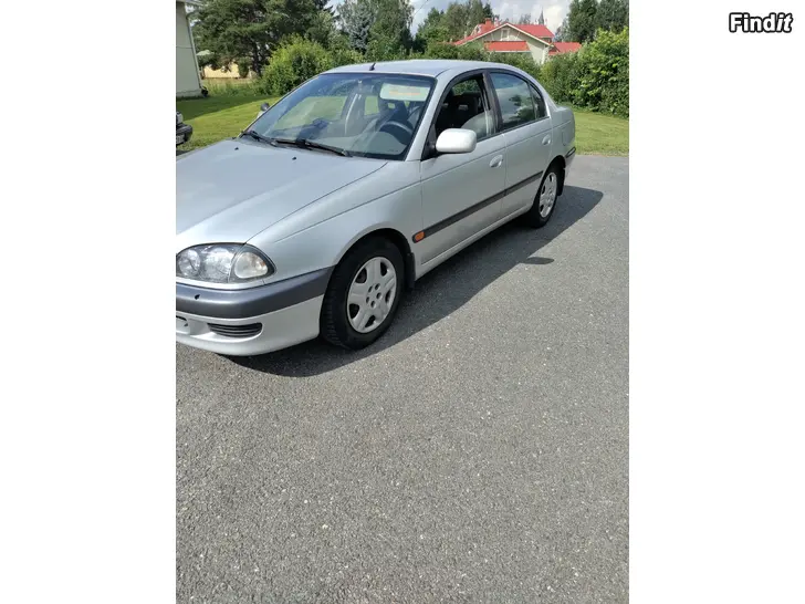 Myydään Toyota Avensis 1.6 VM.99