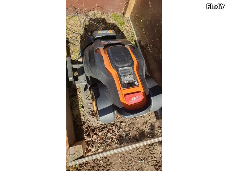 Säljes robott gräsklippare worx