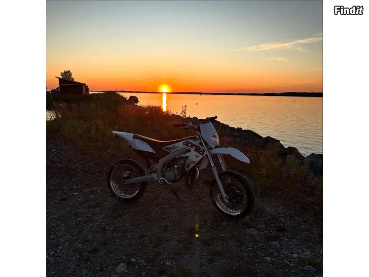 Myydään Aprilia RX 50