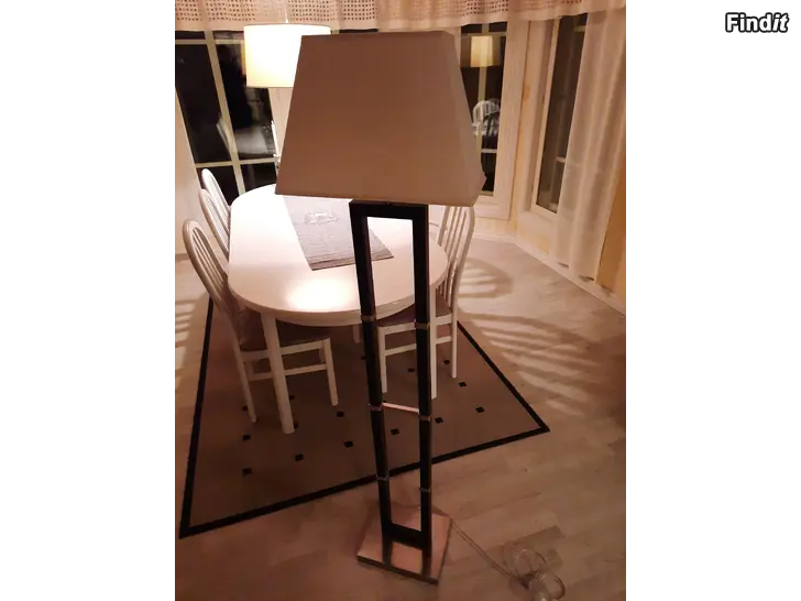 Säljes Lampa